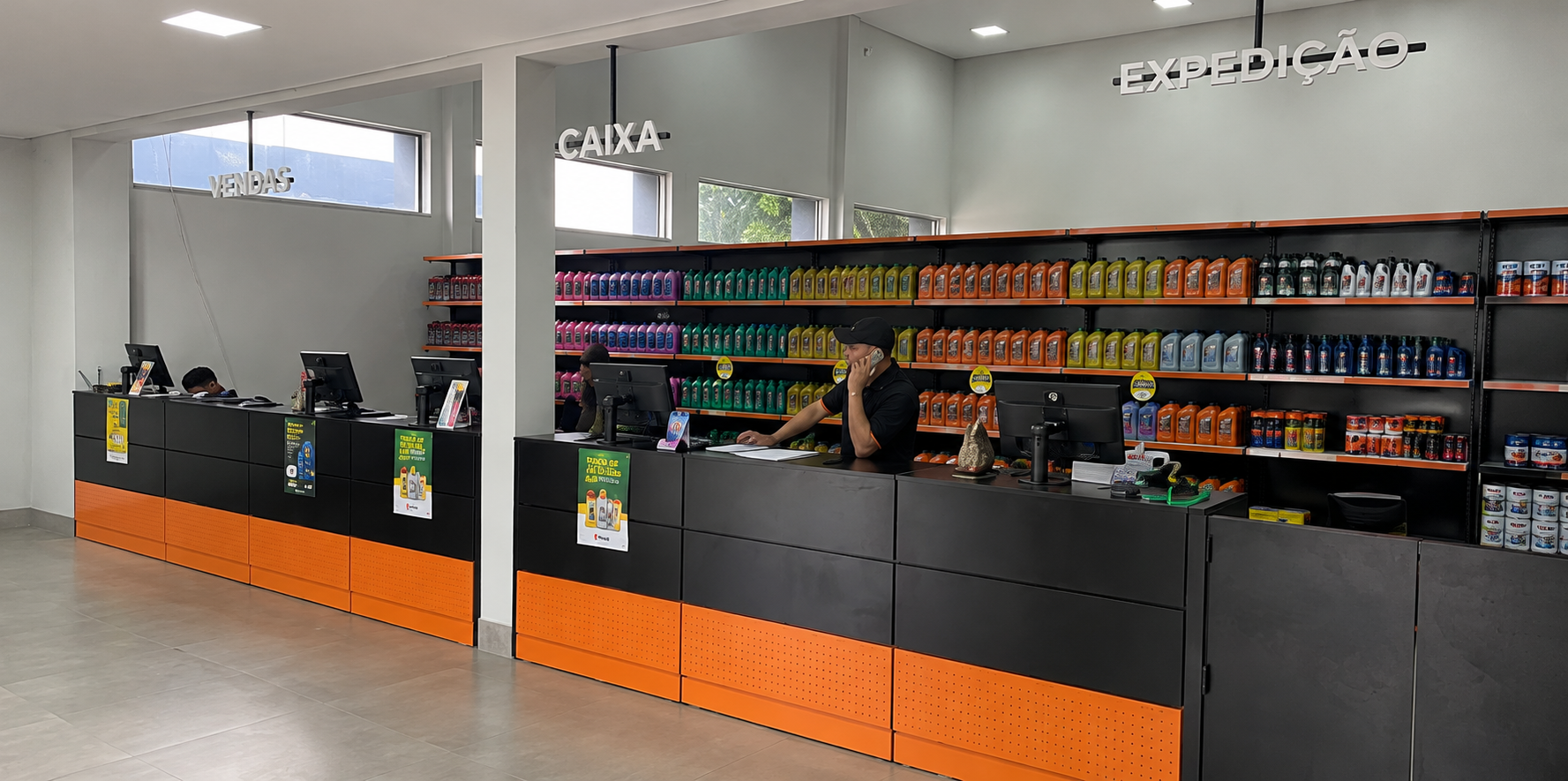 Interior da loja Franca Auto Peças
